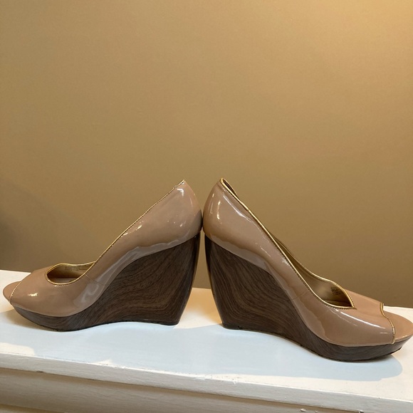 Jessica Simpson Platforms. Beige size 9 1/2 - Picture 4 of 8